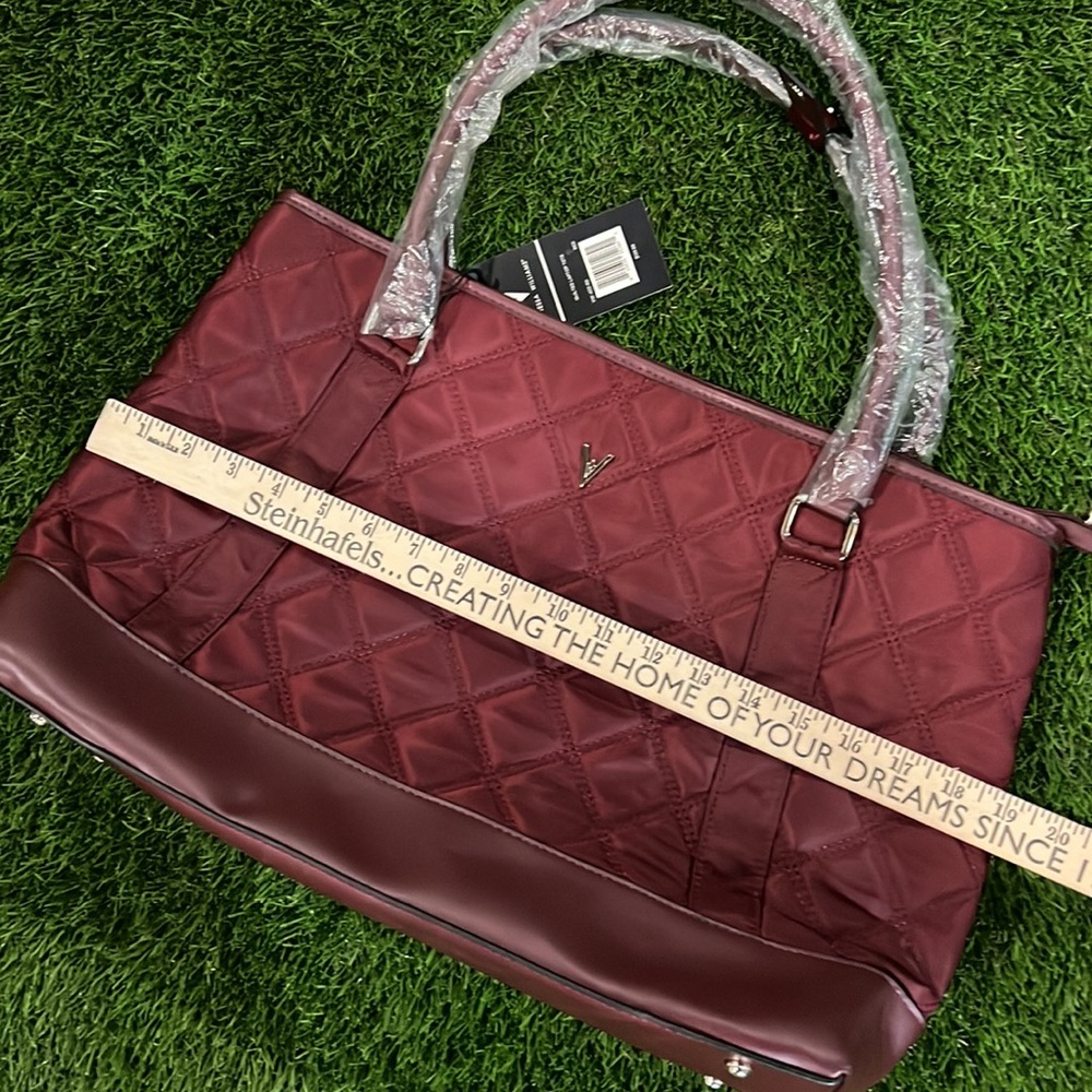 Vanessa Williams Quilted Laptop Tote - Picture 10 of 11
